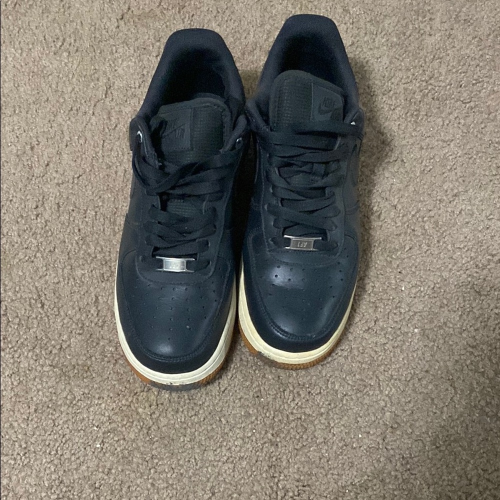 Nike women’s  Black Sneakers